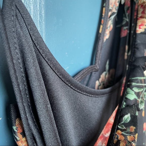 Monteau Los Angeles Sleeved Black Dress - Picture 6 of 7